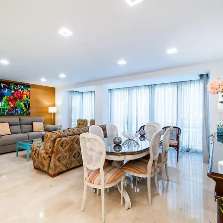 Familiar Y Luminoso Piso 145 M2 Cerca P Congresos גרנדה